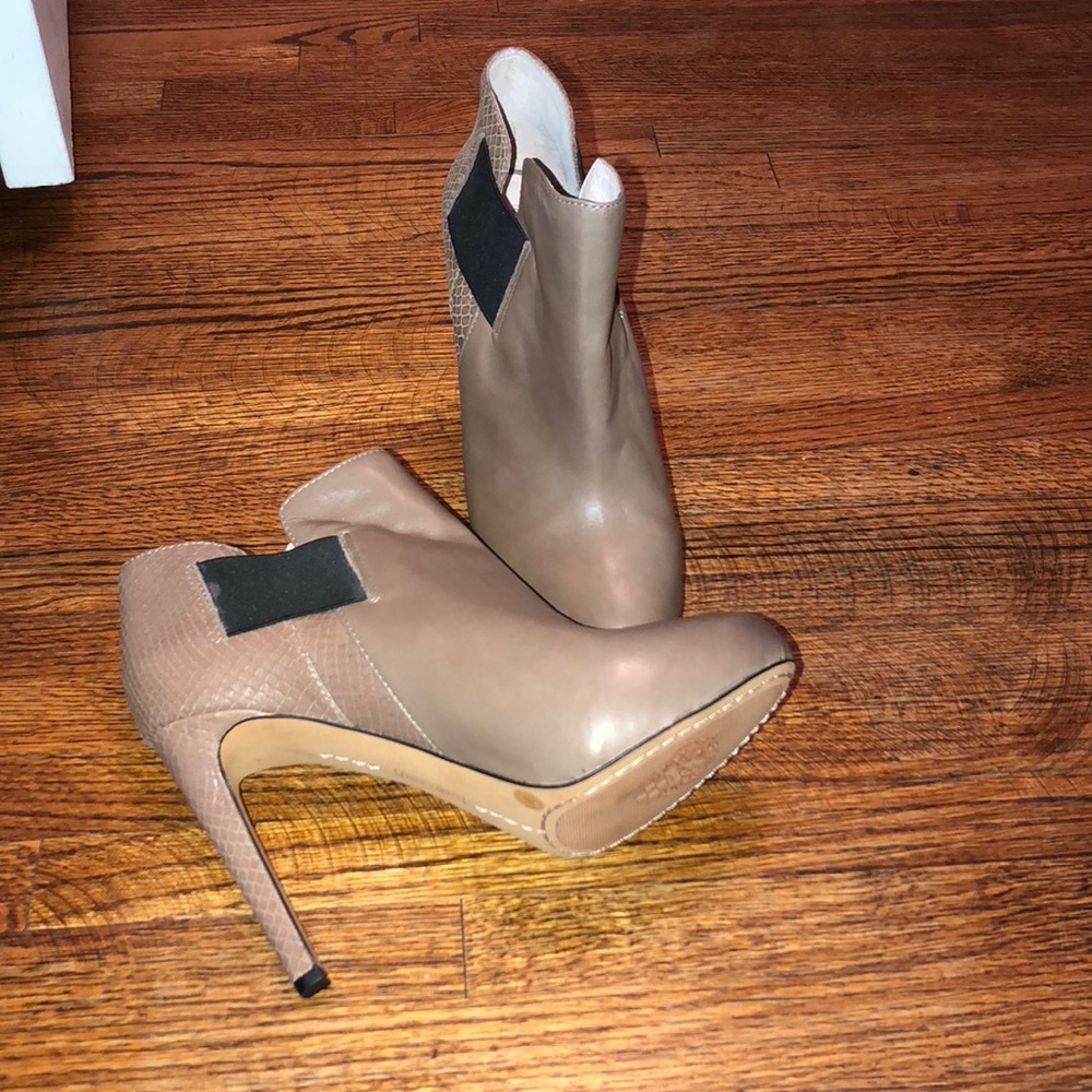 Vince Camuto Booties